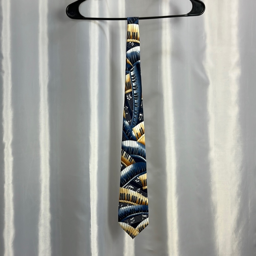 Fratello hand made men’s tie. 1552
